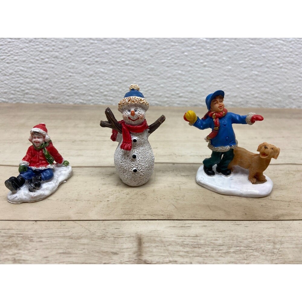 Set Of 3 Unbranded Figurine Winter Village